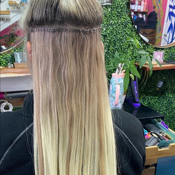Platinum seamless skin weft hair extensions 23”